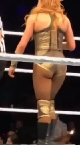Becky´s lass cheeks need to come back