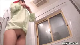 Home cleaning Aimi Tokita has her ass and pussy nude