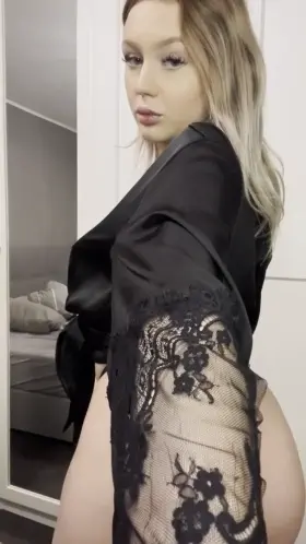 imagine you saw me like this in your elevator, what would u do