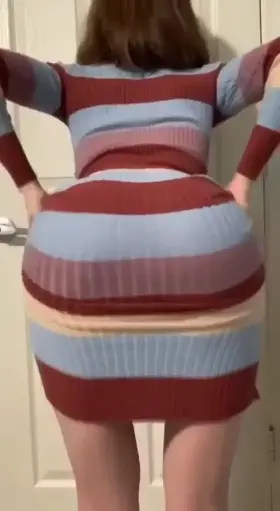 She Knows How To Work The Dress