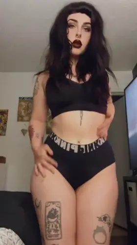 Your goth gf is home 🖤