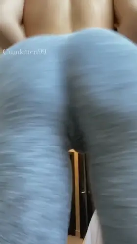 My booty might be small but it has plenty of jiggle! 😋