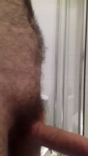 First post on this sub, who would lend me a hand? (Will also accept mouths too)