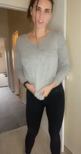 Let me wrap my long legs around you [f] 5’10”