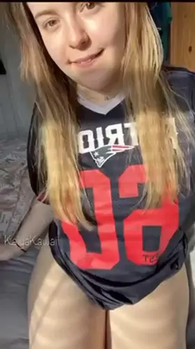 This shirt is perfect for concealing the goods! :D