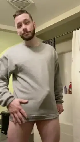 I love a good crewneck