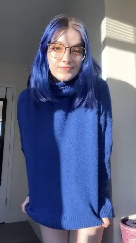 someone said I look like sadness from the pixar film inside out 💙 what do you think?