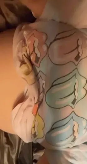 I like color(F)ul clothing in the sun ☀️ Cause it doesn’t remind me of anything 🤙✌️