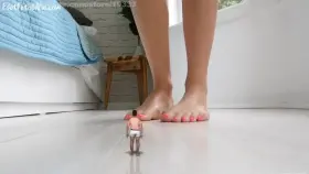 stella liberty giantess divine feet worship