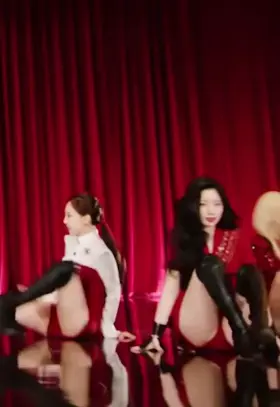 (Twice) DAHYUN, NAYEON, MINA, SANA, and JIHYO