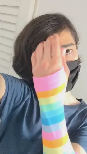 Just taking a regular selfie, don't mind me 😗