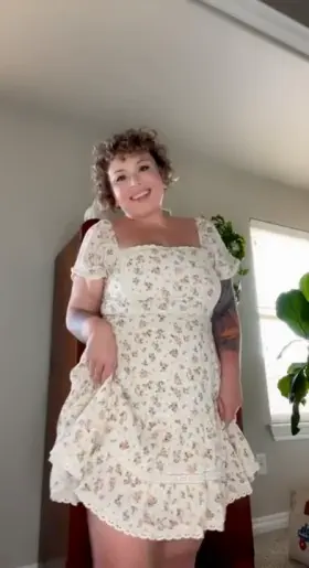 Is my 39 year old mom bod still boner material?? 🍆💞😘