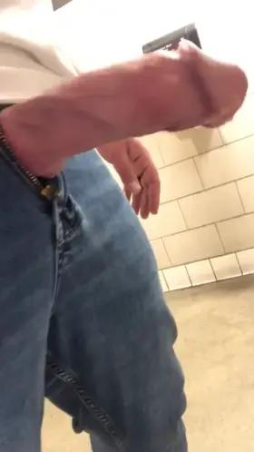 Swinging my fat monster cock around at a Starbucks 😈🍆