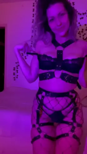 In case you're looking for a natural and naughty girlfriend 😈