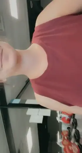 [F] I like to make my tits bounce at the gym 😜