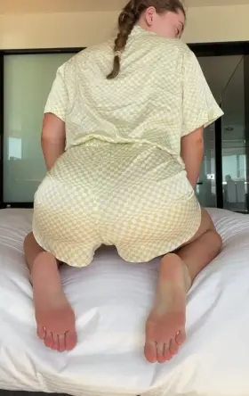 Just hoping that if I wiggle my butt like this then you'll come a little closer