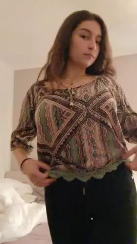 (18) Daddy… Would you shoot your load on me? 🤯