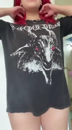 Would you like to join to get undressed with me?