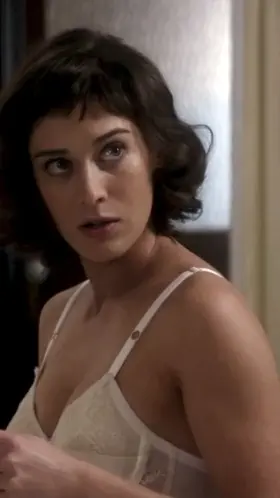 I have a primal urge to feel every inch of her tight sexy body! 🤤🔥💦