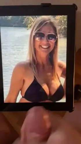 Let me trib your girls bra or bikini pic. Dm for kik