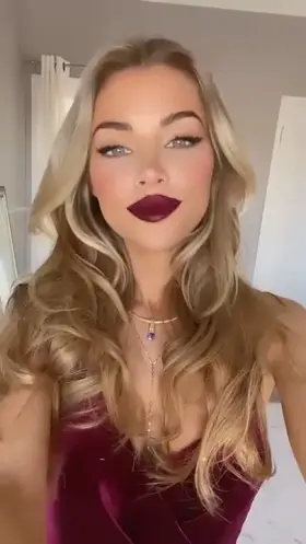 Anyone want to RP as a gorgeous Instagram model getting pounded by a massive cocked stud? Kik: DPP_Fun