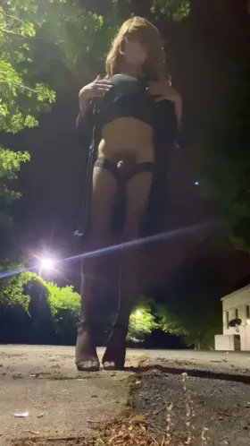 i hope that pizza boy liked the view 😆😘