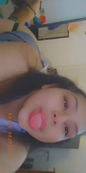 Any psn player up rn horny and playing apex or dbd