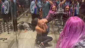 My friend ate my ass in an elevator and everyone got to watch 😅🤷🏼‍♀️