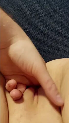 Daddy wanted to pleasure me while watching TV 🤤