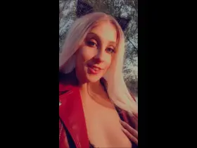 This pet misses you, cum play with me.