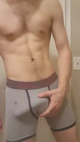 Woke up horny this morning, who's helping out? 🤤😏