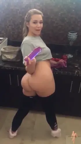 She wants to plug that ass