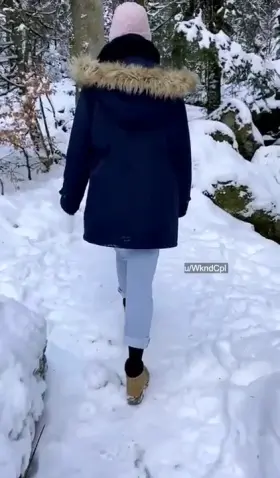 Join us on a winter hike and I will flash you my tits while my bf films it ❄️😉 [F]