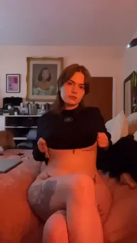 Do you like my figure? 💕