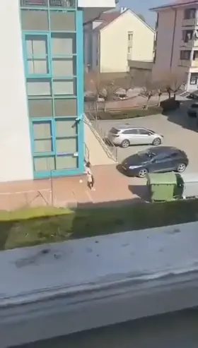 chicc rubbing her clit in open parking