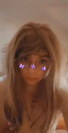 Such a slut for other sissies cocks.....