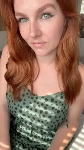 Average mom of 3…do you like redheads? 😉