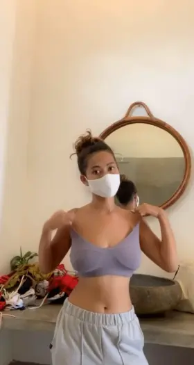 A morning few for my babes here, do you like Asian mangos? :P