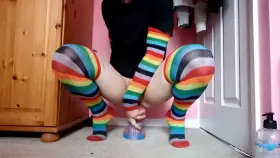 I love sliding down a girthy toy 🤤