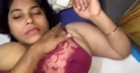 I want to fuck an Indian with big boobs and busty face like this