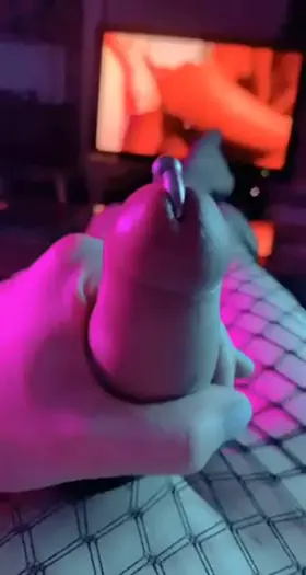 Stroking to sissy hypno again…if we get to 200 followers I’ll post the cum shot 🥰