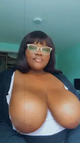 •22f• Chocolate babygirl💕