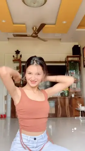 please can someone tribute my 18 yo sister 🥺