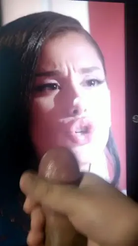 Obsessed with this video of ariana grande 4 cum loads in a video 💦