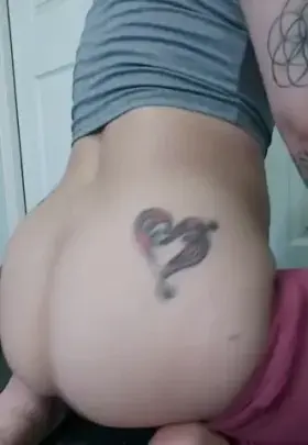 I wish I could shake it in your face l 😈 I post daily nudes and videos