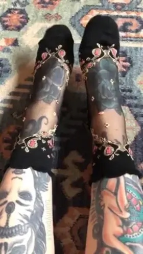 Don’t you want to smell my cute size 6 feet?? 🥰