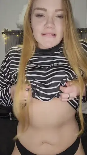 Pale ginger just [drop]ing by to show her ghosties 👻