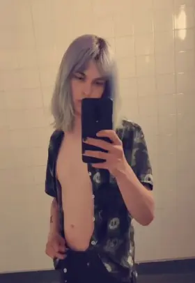 I'm bored at work, will you come over and entertain me?