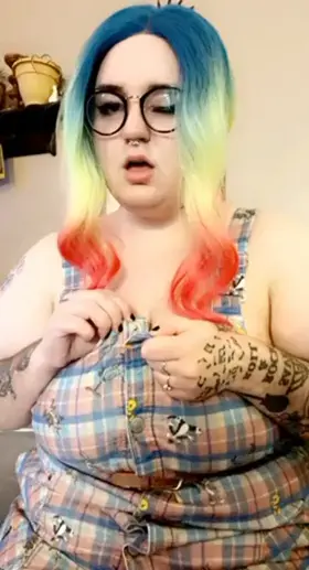 Reveal for some mommy milkers (22) (OC) I wanna know what you’d do to my tits in the comments