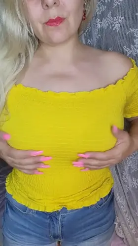 i am your neighbor and my husband is on a business trip👀 would you come over? [video]